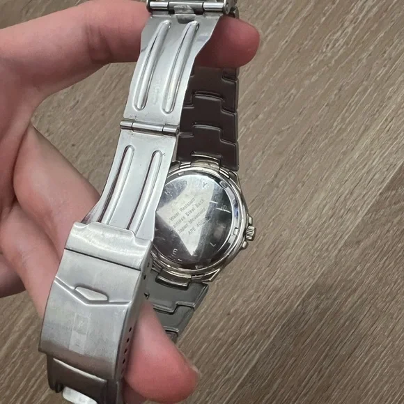 Perry Ellis Watch - Picture 3 of 5